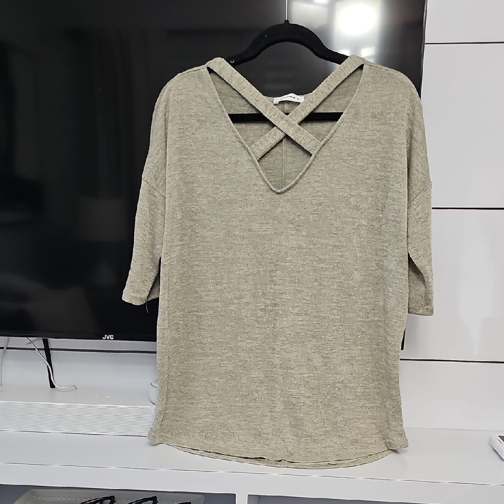 Women's Green V-Neck Top